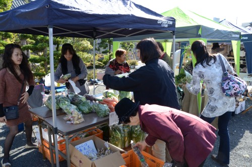 第４回　きまぐれ市　１１日４日　秋晴れ！_d0261957_14185685.jpg