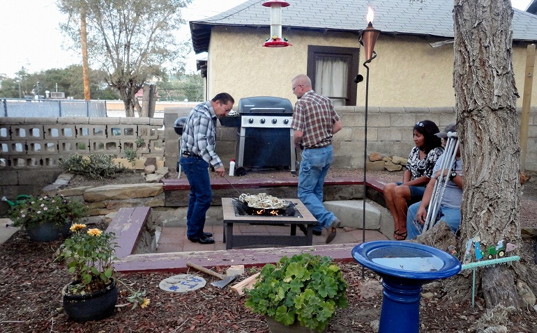 お手本にしたい庭でのサウスウェスタンなbbq アメリカ南部ど田舎奮闘記