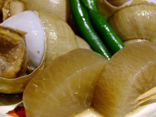 「四ツ谷・麹町　魚魚や鯛一（たいかず）の尾長鯛の煮物、バイ貝うま煮」_a0000029_18488.jpg
