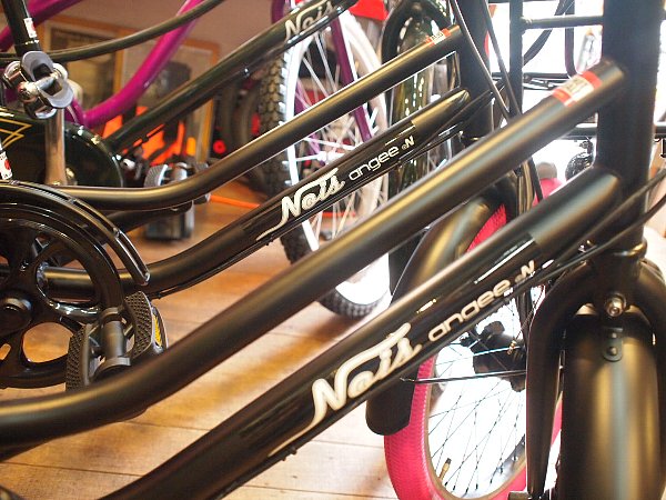 お洒落な子供乗せ自転車 NOIS ニュース_e0188759_12512983.jpg