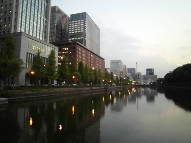 保存復原工事が完成　ライトアップに映える「東京駅」_f0141310_745616.jpg