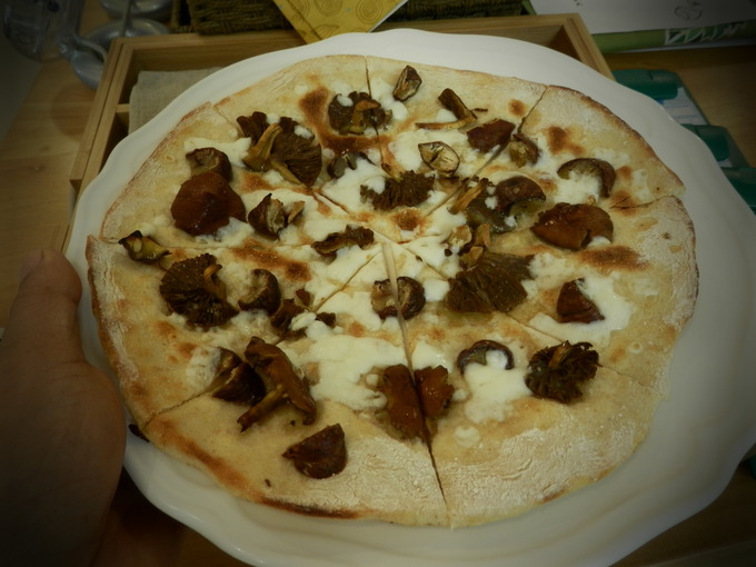 今日の「おススメピザ」です☆_a0125419_7444570.jpg