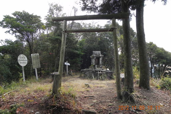 紅葉の鳥屋山と岩屋神社。_f0016066_17511725.png