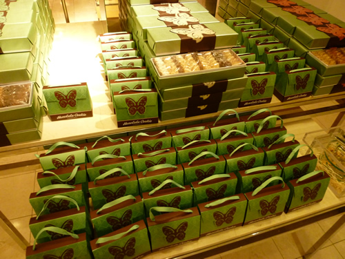 NeimanMarcus(ニーマン・マーカス)限定のPremium Butterfly Shortbread Cookies@ハワイでごはん2012秋_c0152767_21421696.jpg