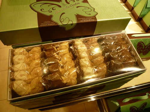 NeimanMarcus(ニーマン・マーカス)限定のPremium Butterfly Shortbread Cookies@ハワイでごはん2012秋_c0152767_21431124.jpg
