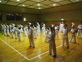 土曜日空手 今日も元気です!_c0118332_2314248.jpg