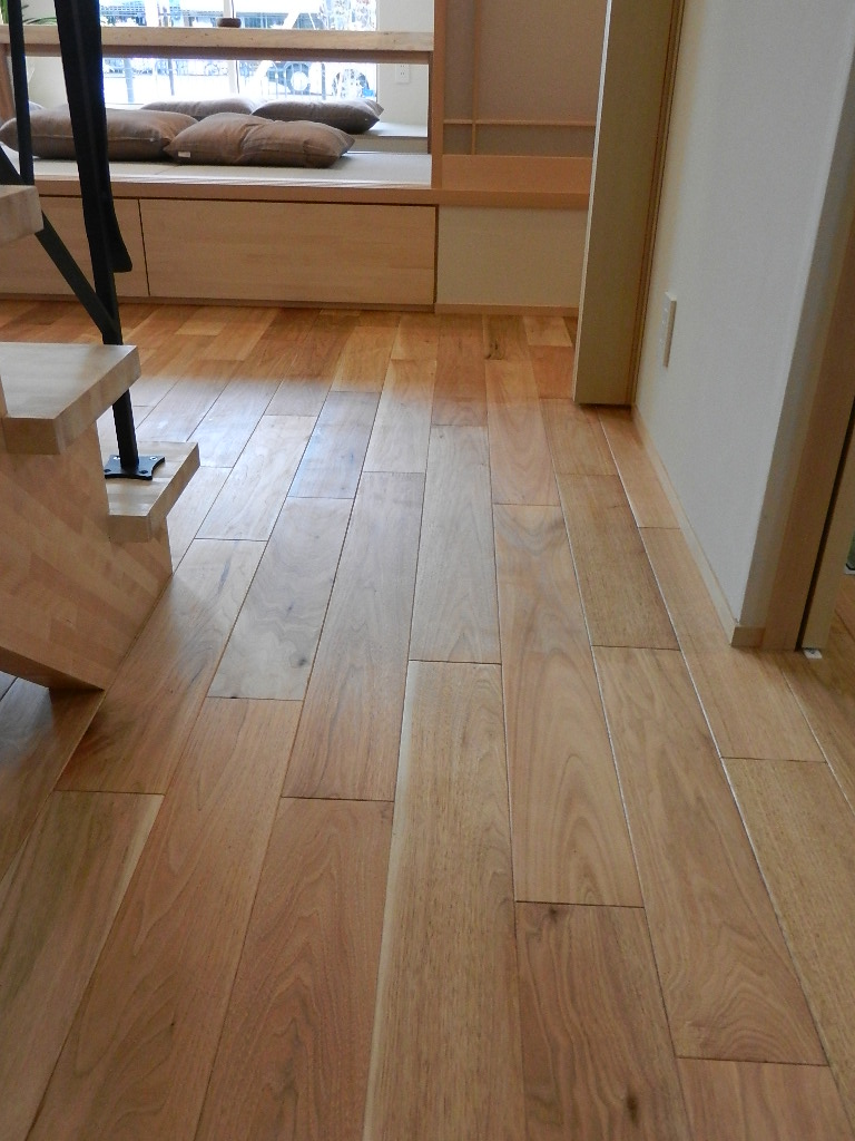 鬼クルミの無垢フローリング 無垢フローリング輸入販売と古材屋のブログ 日々 是 感謝