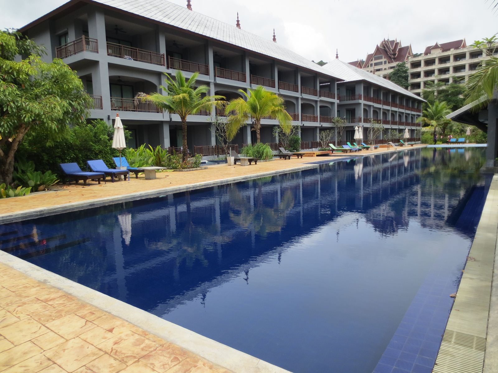 やっぱり変!「Aonang Nagapura Hotel」其の弐 in KRABI_a0121014_841248.jpg