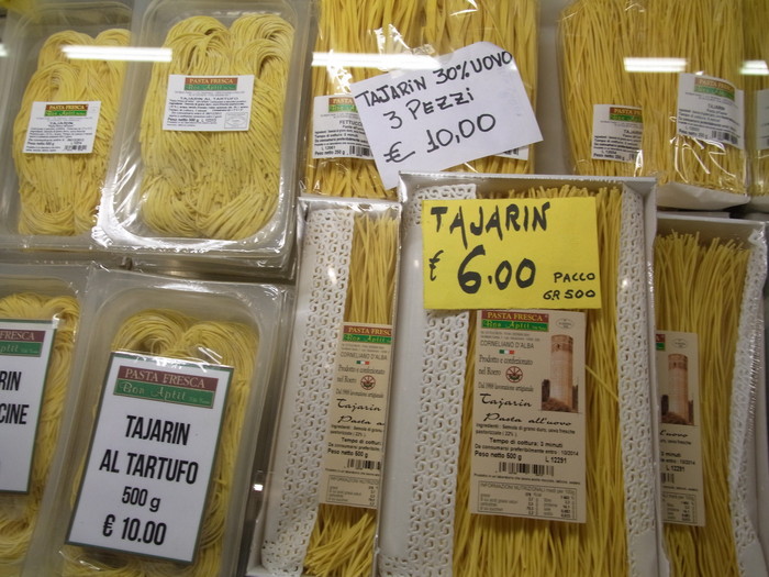 本場アルバの白トリュフのタヤリン ☆ Fiera internazionale del Tartufo bianco d\'Alba_b0246303_017869.jpg