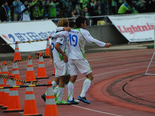 町田vs湘南@町田市立陸上競技場(参戦)_b0000829_2191390.jpg