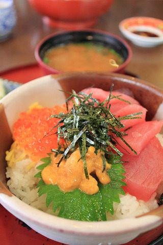 新鮮市場の海鮮丼✕一力　　@名古屋市中央卸売市場_c0219535_10515119.jpg