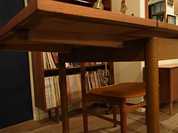 dining table with extenthion_c0139773_18442619.jpg