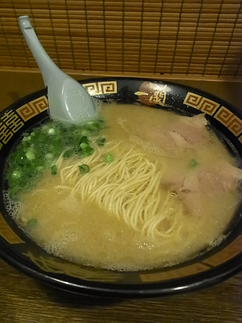 天然とんこつラーメン　一蘭小倉店って・・・_b0186200_19115966.jpg