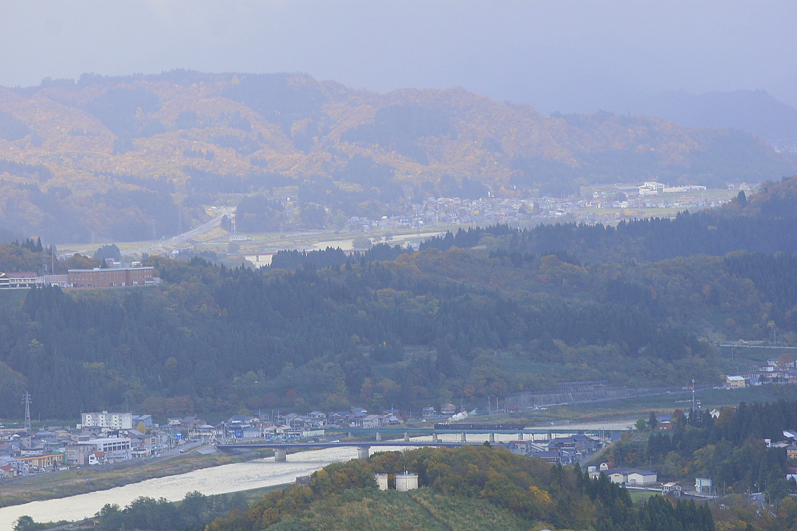 光と影の魚野川鉄橋 - 2012年秋・飯山線 - _b0190710_2245378.jpg