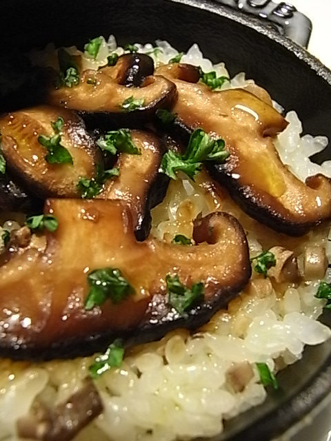 キノコの炊き込みご飯_b0145846_1325428.jpg