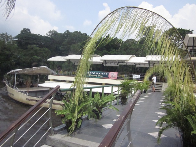 歌のコンクール in グンビラロカ動物園（ロンバ トゥンバン/ lomba tembang）_a0234908_22134564.jpg