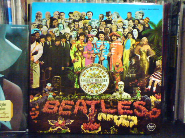 Sgt. Pepper\'s Lonely Hearts Club Band / The Beatles_c0104445_01562.jpg