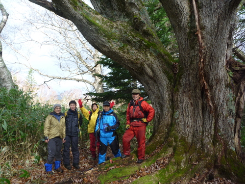 大雪山ネイチャーガイド　塩谷和秀さんのご案内。