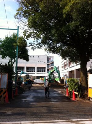 母校(小学校)が建て替えしてました_a0123904_10481495.jpg