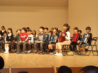 １１／１４（水）仔ども音楽会_f0126014_854553.jpg