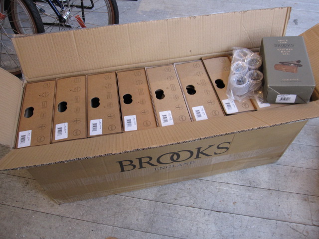 BROOKS 入荷_e0188759_13563767.jpg