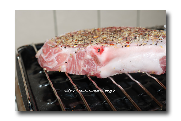 わんぱくグリルポーク／Grilled Pork 　〜 骨付き豚ロース肉 〜_d0069838_1101177.jpg