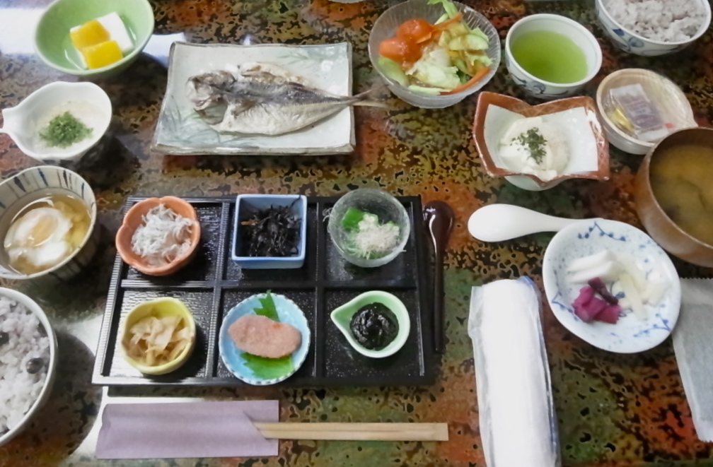 le petit déj japonais - 日本の朝食@深雪温泉_a0231632_2223296.jpg