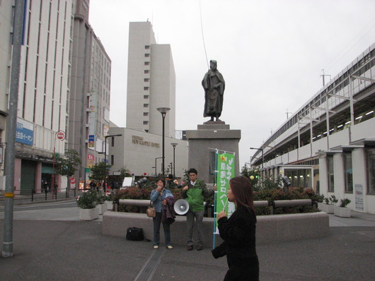 福山駅前街頭演説写真_e0094315_1424019.jpg