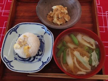 昆布水の野菜スープ ミモレットサラダ 栗ごはん_e0134337_1344325.jpg