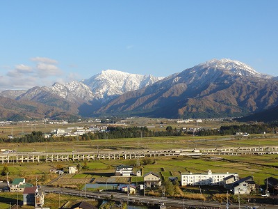 八海山・駒ケ岳に雪化粧_a0084753_10571839.jpg