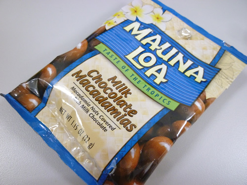 MAUNA LOAのMILK CHOCOLATE MACADAMIAS （Snack Bags）_c0152767_20581782.jpg
