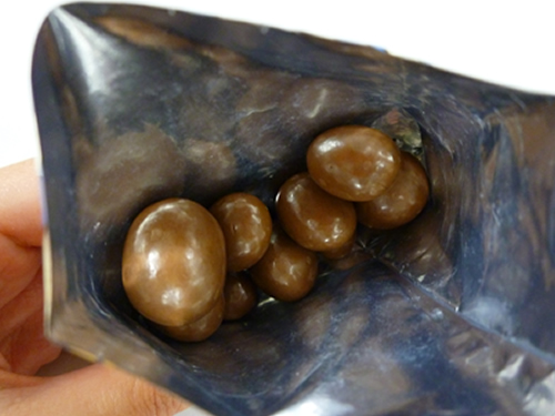 MAUNA LOAのMILK CHOCOLATE MACADAMIAS （Snack Bags）_c0152767_2123421.jpg