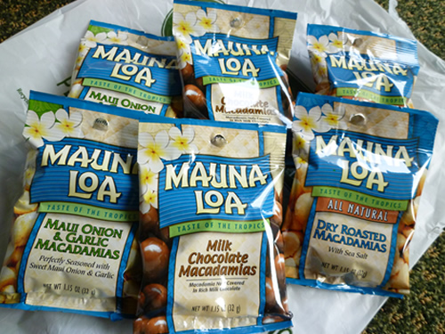 MAUNA LOAのMILK CHOCOLATE MACADAMIAS （Snack Bags）_c0152767_2141214.jpg