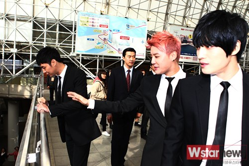 JYJ 12/11/15 KBEE 開幕式 in 大阪(2)_e0195493_064531.jpg