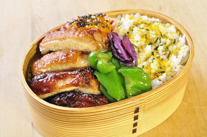醤油塩麹の鶏弁当_b0171098_8174026.jpg