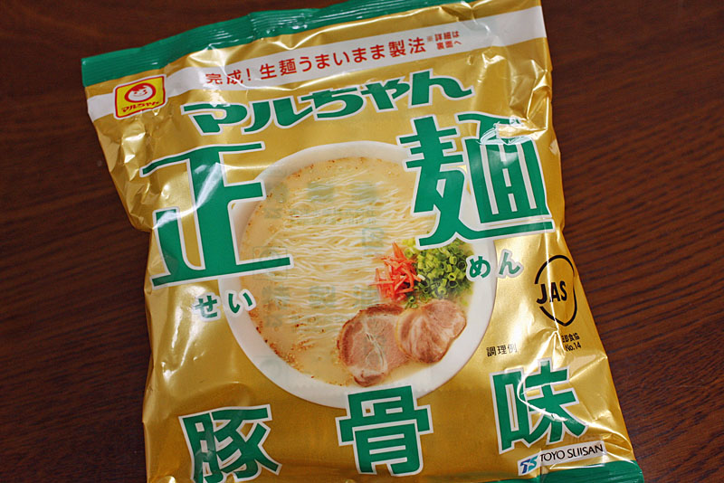 マルちゃん正麺豚骨味_c0110051_1345026.jpg