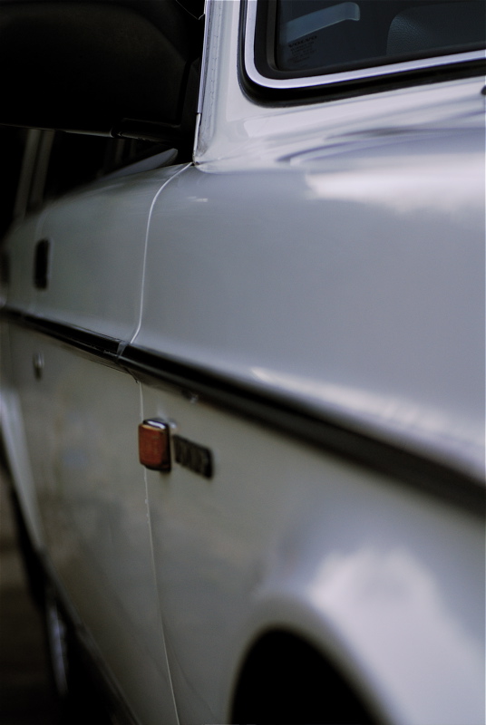 \'88 Volvo240GL Wagonの排気系でフロントパイプと触媒辺りからのびびり音が少し消えた。_b0014152_7233020.jpg