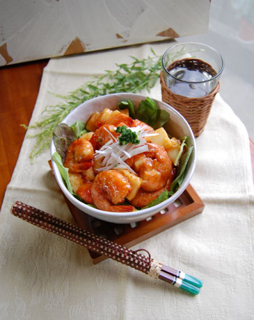 エビチリチーズ丼 : souce de art な momoの生活