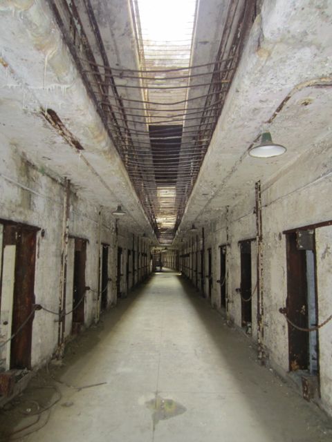 イースタン州立刑務所 Eastern State Penitentiary Big Apple Blog