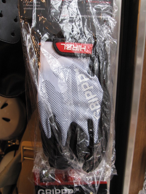 グローブ入荷!!_e0188759_1475812.jpg