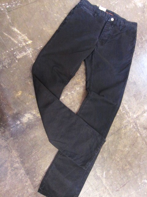 人気です♪♪♪ REGULAR KHAKI ・・・ 大人のBLACK カラー By NUDIE JEANS _d0152280_1152535.jpg