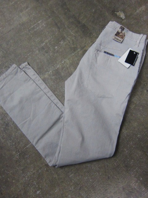 人気です♪♪♪ REGULAR KHAKI ・・・ 大人のBLACK カラー By NUDIE JEANS _d0152280_1154482.jpg