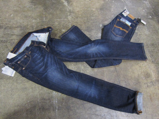 INJECTION (限定) ThinFinn (TWIST Indigo BLACK)・・・ NUDIE JEANS _d0152280_1434497.jpg