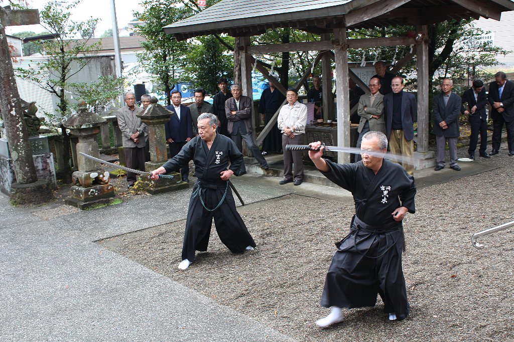 新嘗祭　奉納演武_c0045448_1646718.jpg