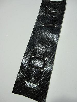 金属アレルギーの人のための腕時計カバー_b0019674_2394314.jpg