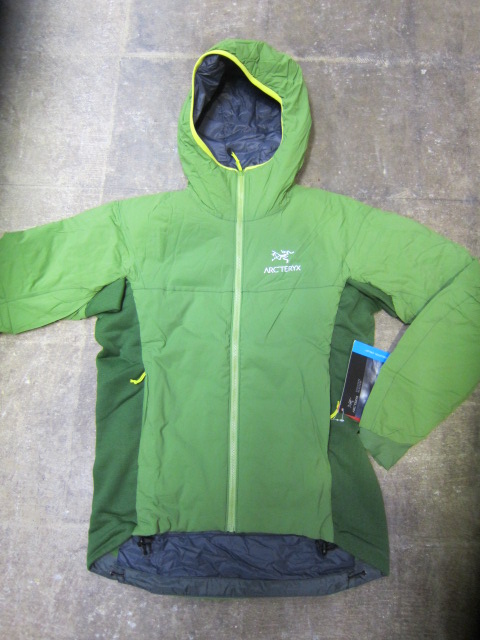 ARK\'TERYX ･･･ ATOM LT HOODY！　待ってた奴の入荷です♪♪♪_d0152280_13201985.jpg