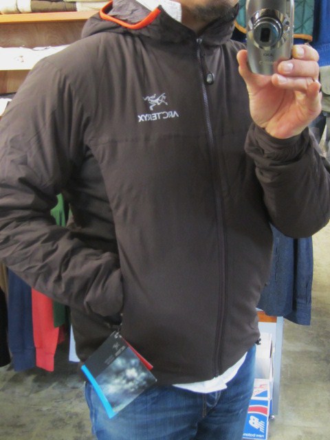ARK\'TERYX ・・・ ATOM LT HOODY! 待ってた奴の入荷です♪♪♪_d0152280_1326159.jpg