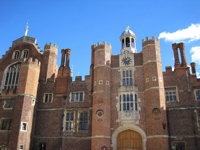 4日目 4 歴史の迷宮 ハンプトン コート宮殿 Hampton Court Palace を楽しむ ペンギンの足跡