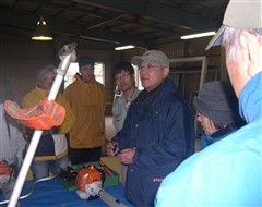 平成24年11月23日(金) チェンソーメンテナンス講習会 天候:雪 参加:19名_c0173813_859023.jpg