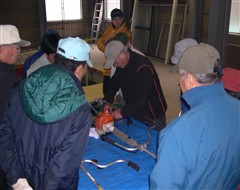 平成24年11月23日(金) チェンソーメンテナンス講習会 天候:雪 参加:19名_c0173813_9381787.jpg